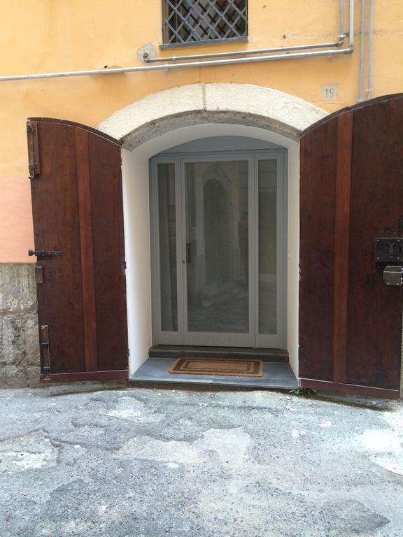 Apartamento Antico Vicolo Salerno Exterior foto